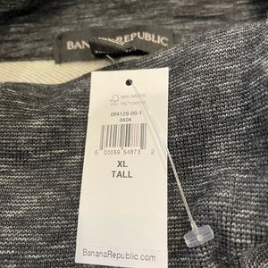 Banana Republic Mens XL tall pullover organic terry sweatshirt with pockets.